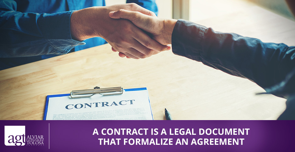 Colombian Lawyers Guarentee the Maximun Protection of Law with a Legal Document Drafted Man Signing a Legal Document Drafted with a Colombian Lawyer